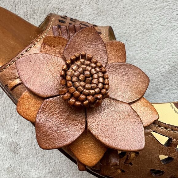 Via Spiga Tan Woven Leather Open Toe Heels Women 8.5 Cut Outs Flower Casual - Picture 2 of 16